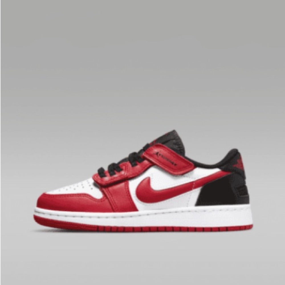 Nike Air Jordon 1 Low FlyEase